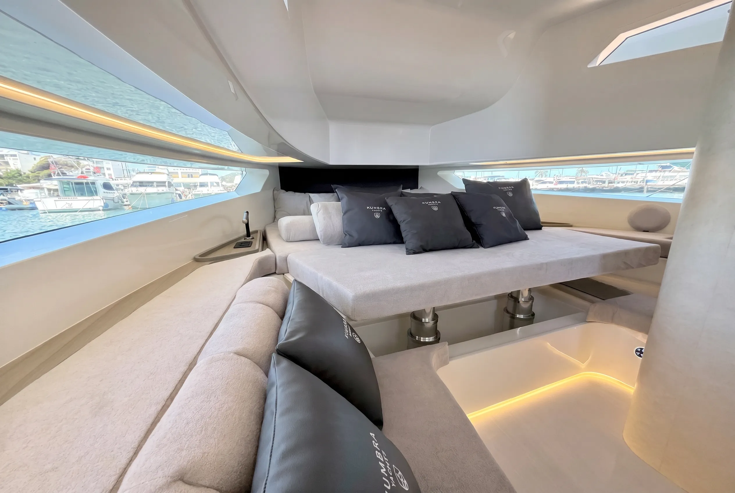 Kumbra 43 — Interiors 1
