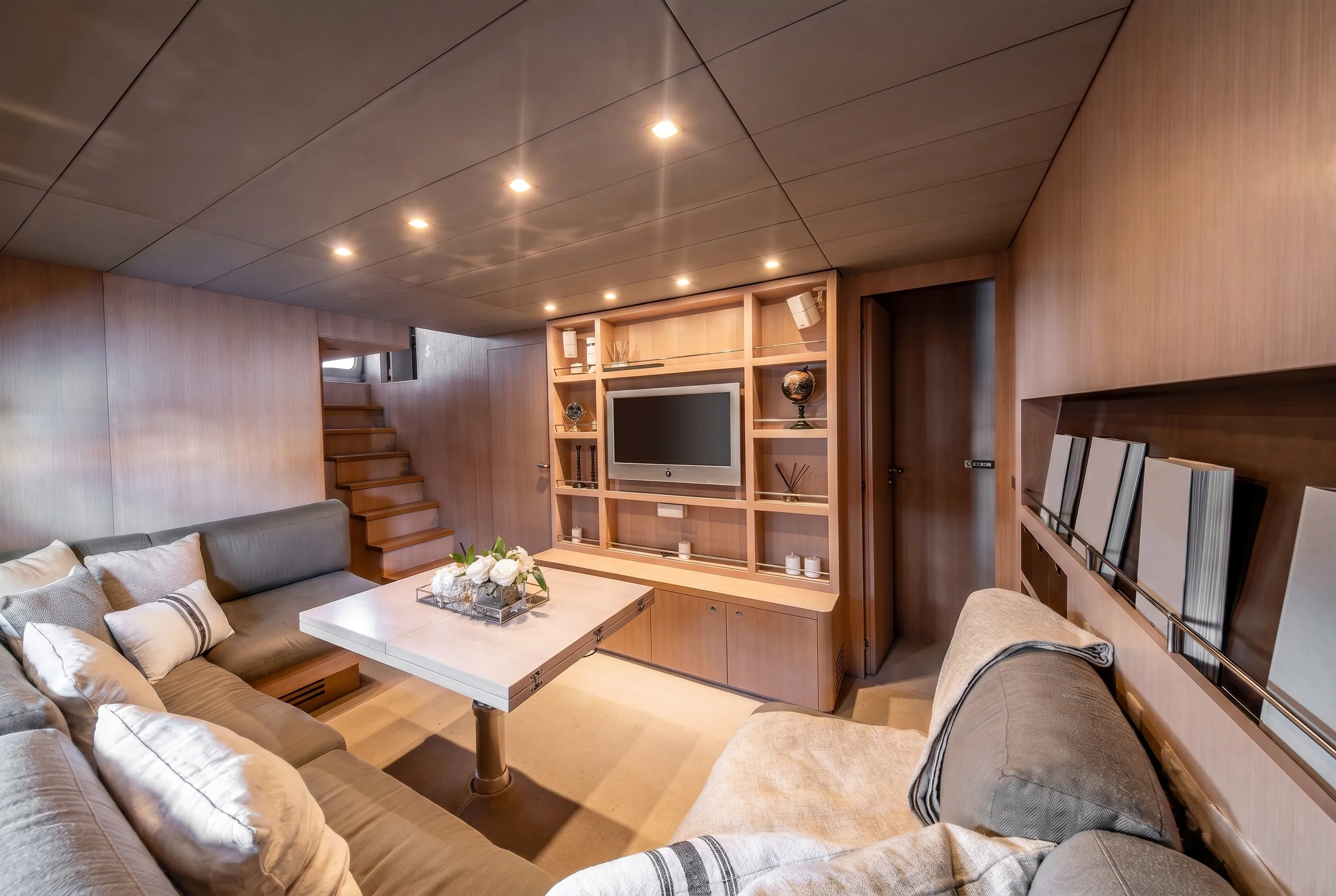 Baia 80 — Interiores 1