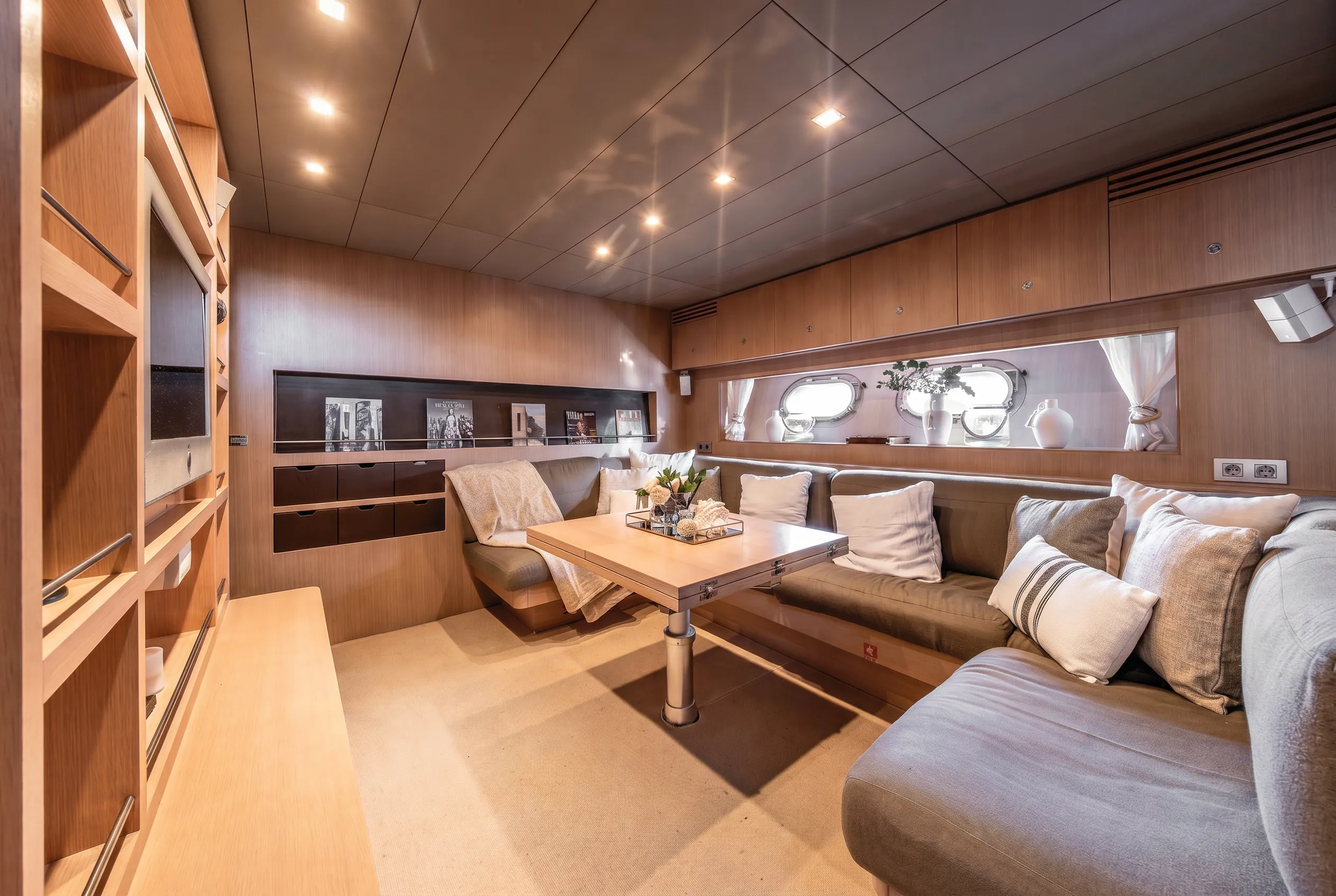 Baia 80 — Interiores 2