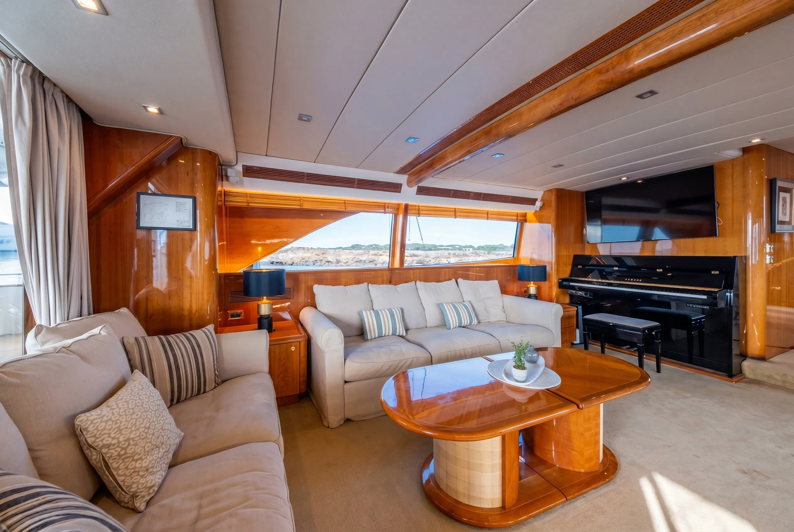 Guy Couach 98 — Interiores 1