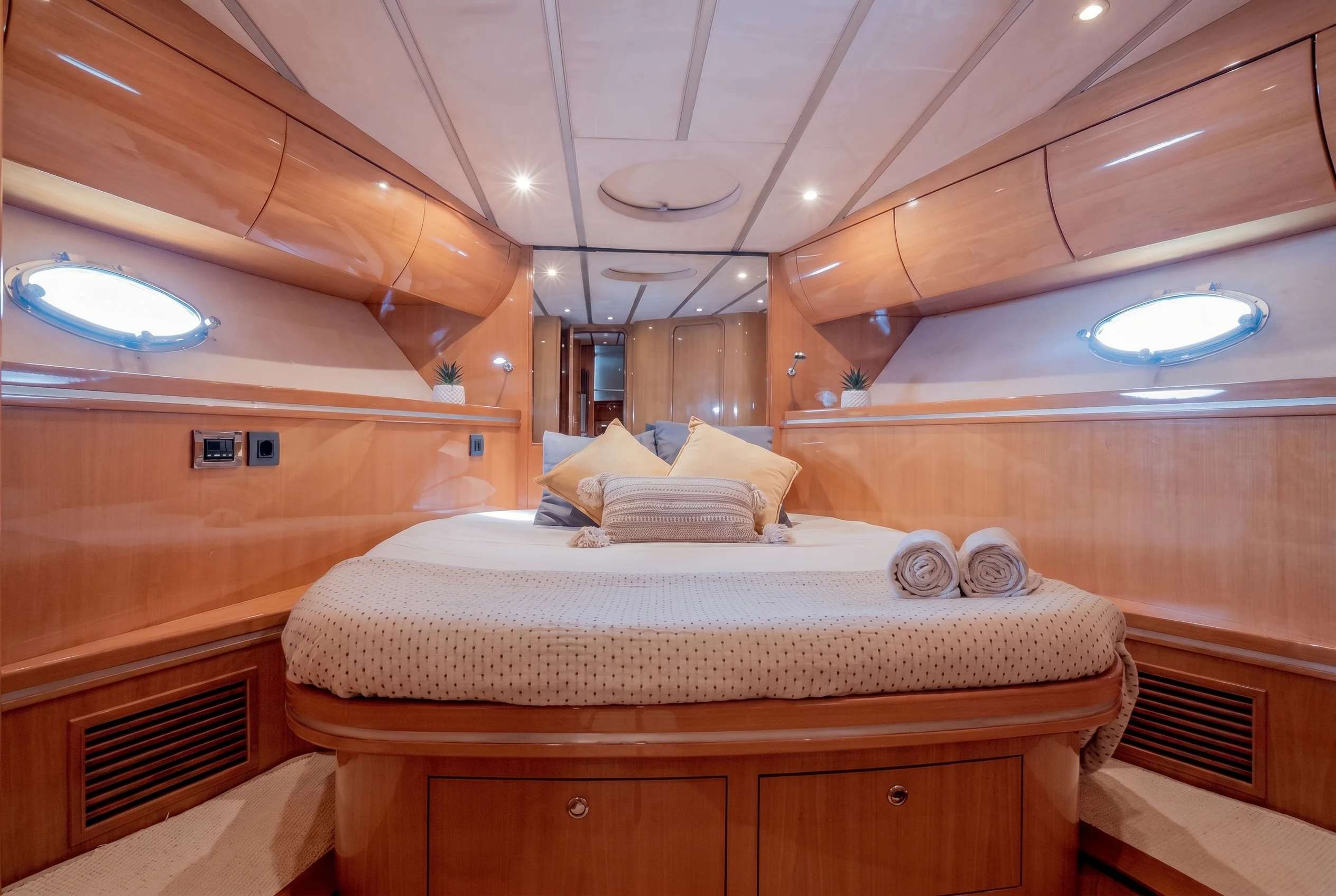 Numarine 55 — Interiores 1