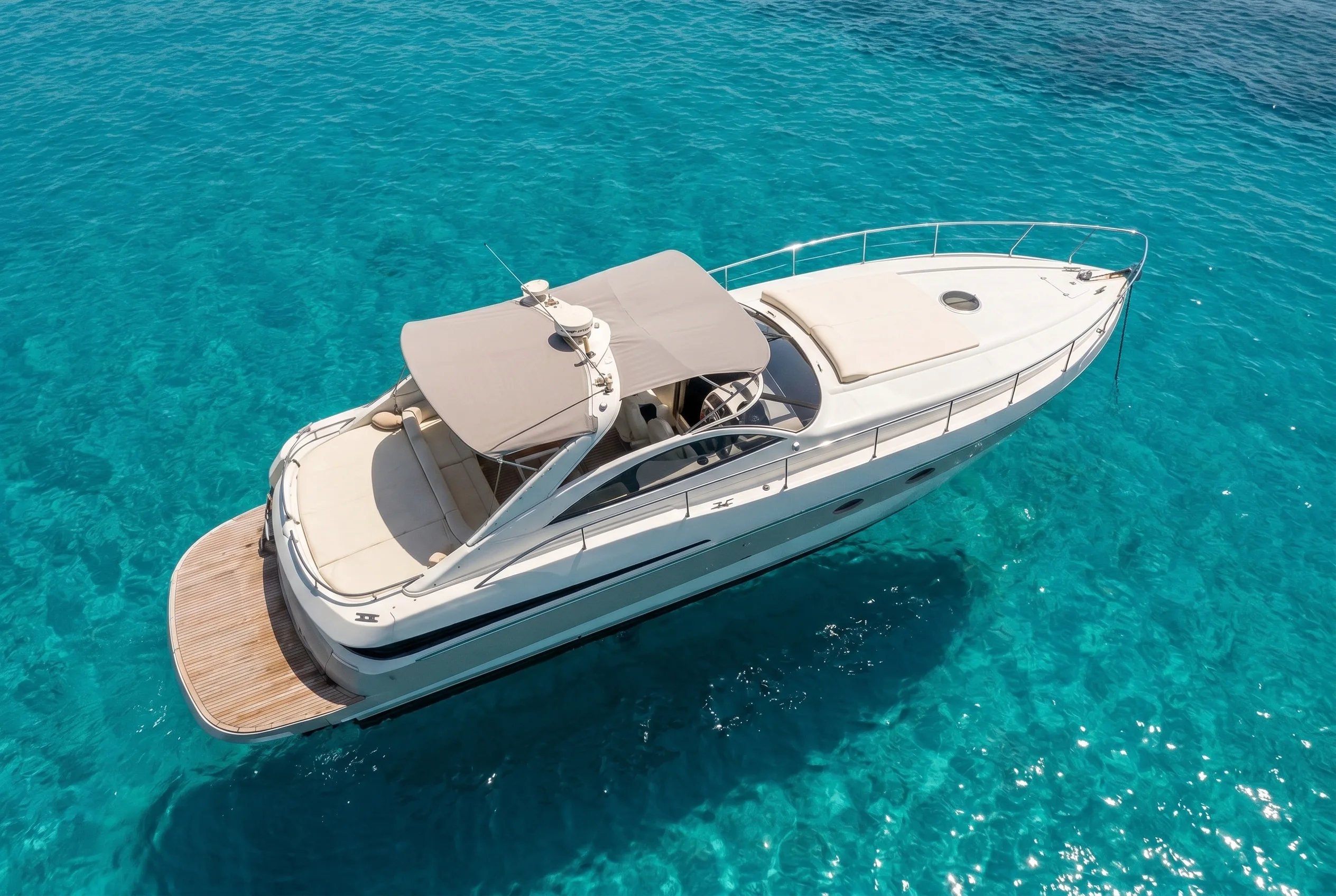 Pershing 45 — Exteriores 1