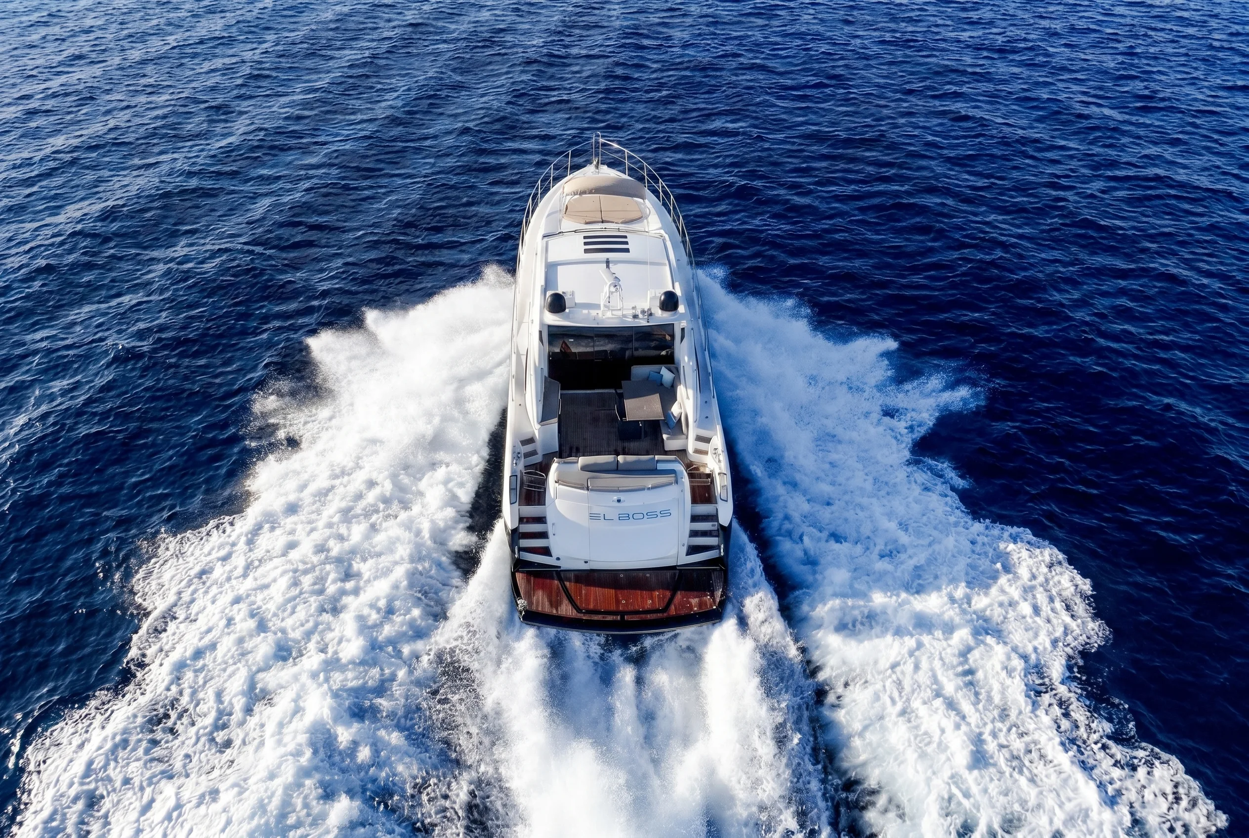 Predator 72 — Exteriores 2