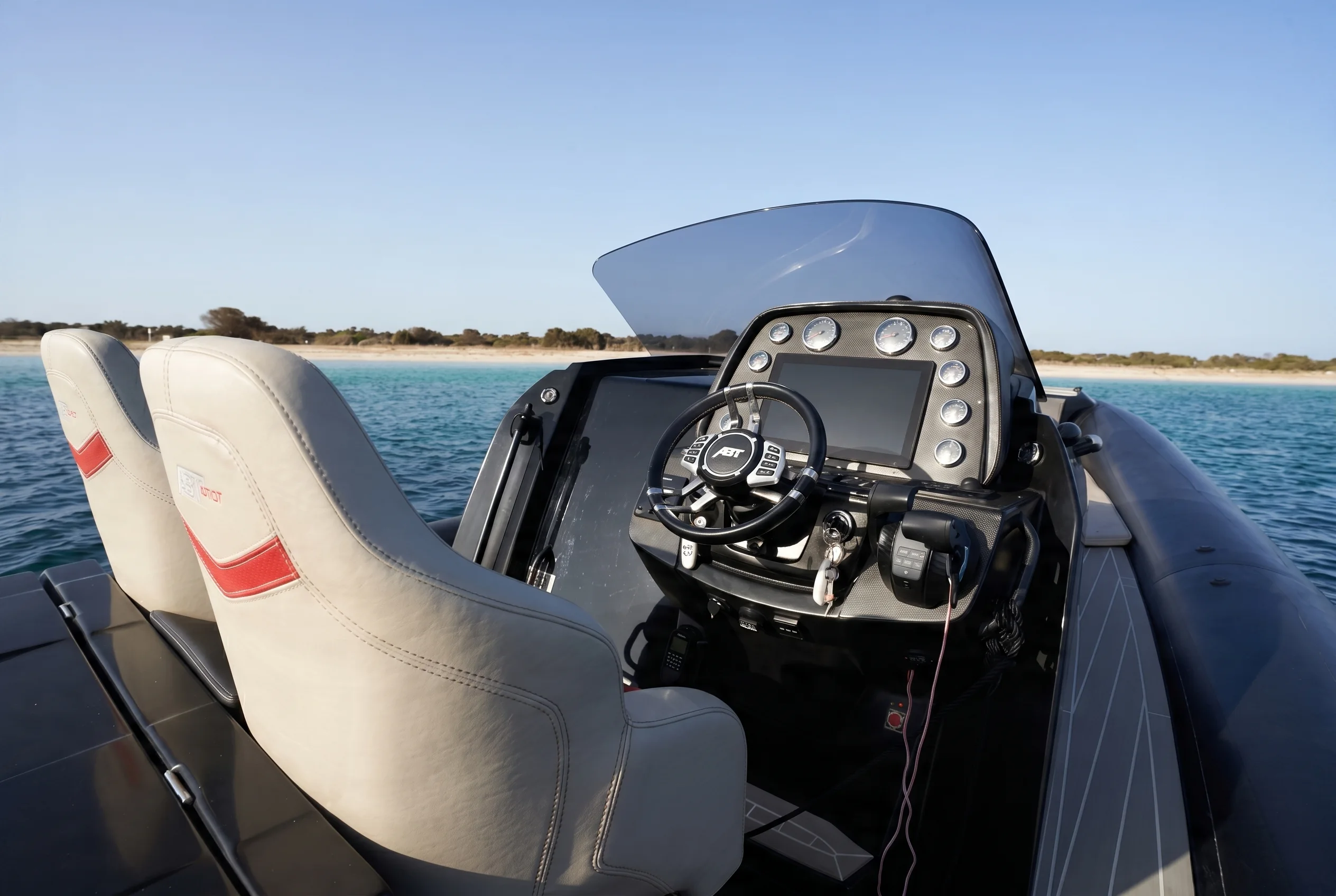 SACS Strider 11 — Interiores 1