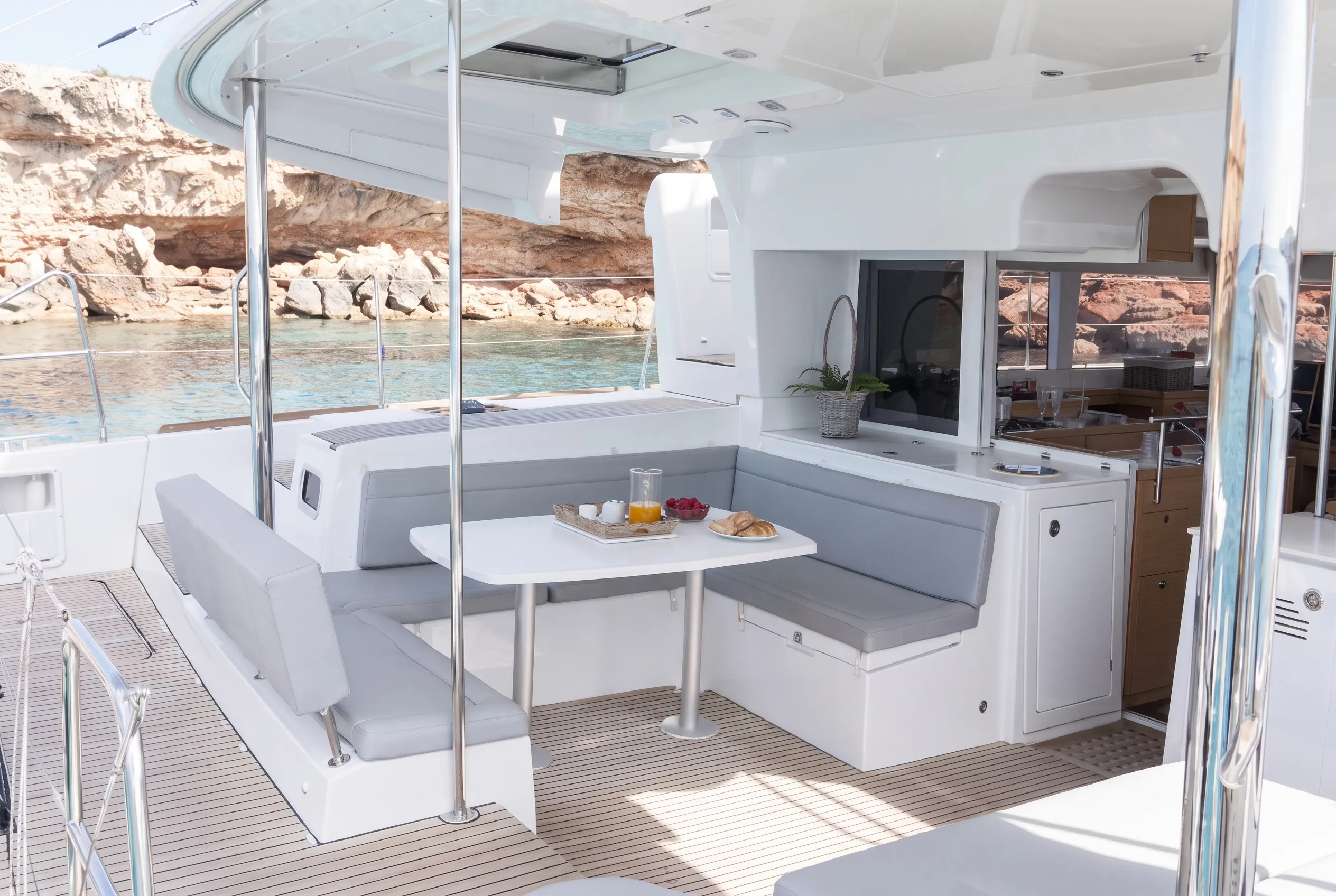 Lagoon 450 — Exteriores 1